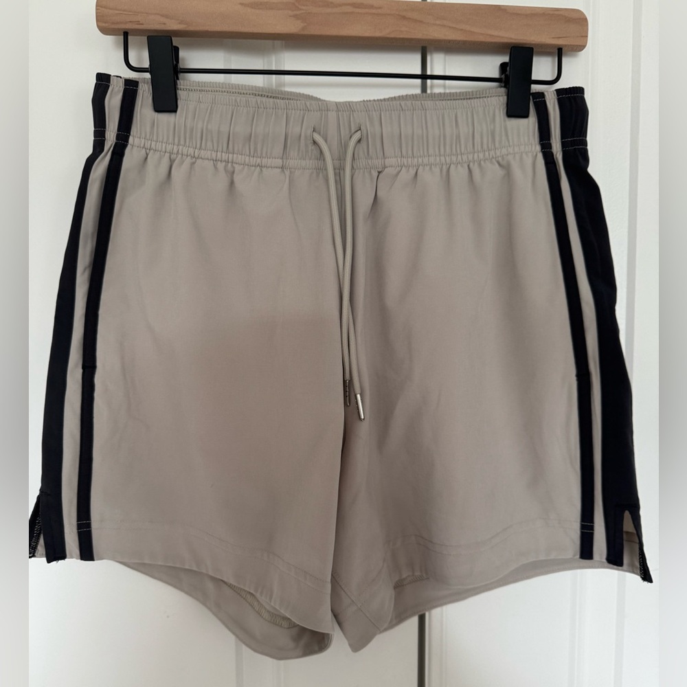 Abercrombie & Fitch Tan and Black Athletic Shorts YPB